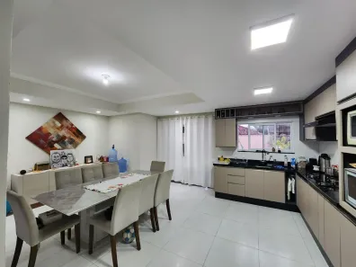 Sobrado com 3 Quartos à venda, 130m² no Perequê, Porto Belo
