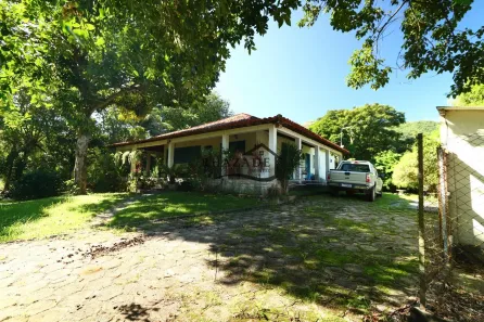 Fazenda/Sítio com 4 Quartos à venda, 200m² no Lagarto, Maricá