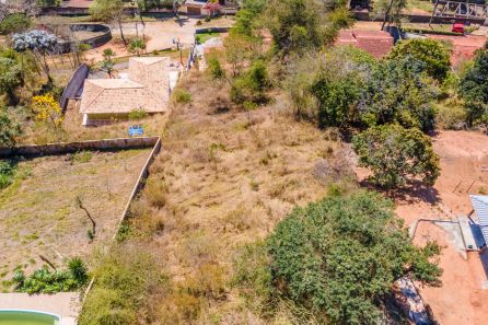 Lote/Terreno à venda, 1320m² no Nogueira, Petrópolis