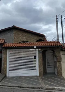 Sobrado com 3 Quartos à venda, 236m² no Vila Franci, São Paulo
