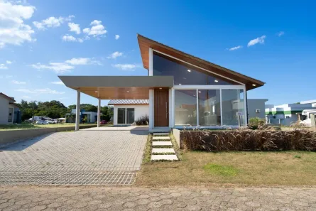 Casa de Condomínio com 3 Quartos à venda, 227m² no Zona Sul, Balneário Rincão