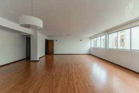 Apartamento com 4 Quartos para alugar, 204m² no Rebouças, Curitiba
