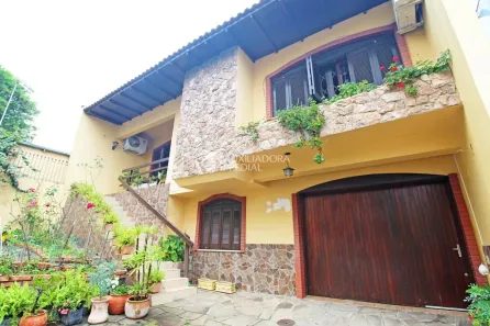 Casa com 3 Quartos à venda, 155m² no Passo da Areia, Porto Alegre