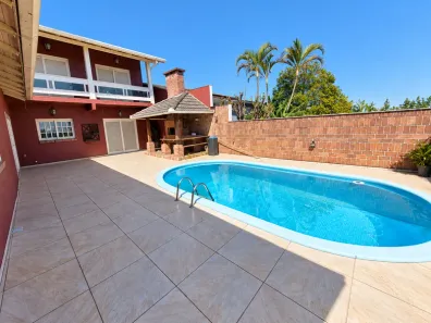 Casa com 3 Quartos para alugar, 230m² no Santa Lúcia, Campo Bom