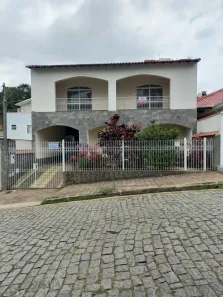 Casa com 4 Quartos à venda, 331m² no Jardim Serrano, São Lourenço