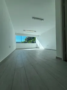Sala Comercial para alugar, 32m² no Praia Campista, Macaé