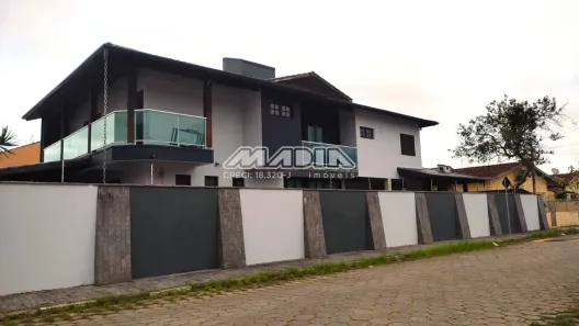 Sobrado com 4 Quartos à venda, 369m² no Centro, Caraguatatuba