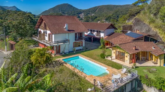 Casa de Condomínio com 5 Quartos à venda, 482m² no Quitandinha, Petrópolis