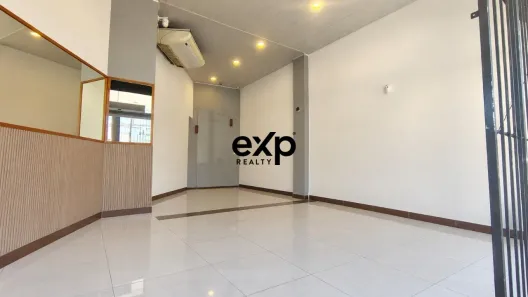 Sala Comercial para alugar, 119m² no Vila Embaré, Valinhos