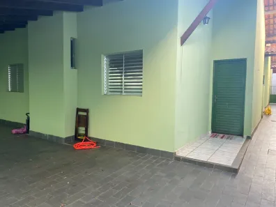 Casa com 2 Quartos à venda, 79m² no Jardim das Palmeiras, Uberlândia
