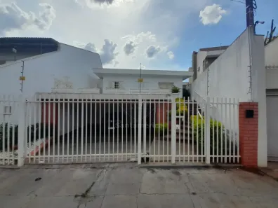 Casa com 4 Quartos à venda, 170m² no Quebec, Londrina