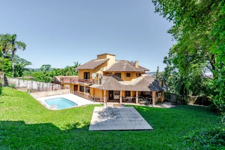 Casa com 4 Quartos à venda, 450m² no Pedra Redonda, Porto Alegre