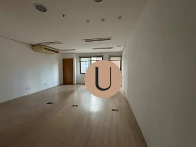 Sala Comercial à venda, 37m² no Vila Olímpia, São Paulo