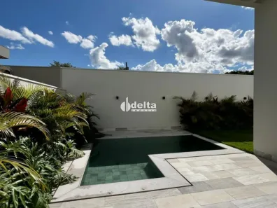 Casa de Condomínio com 3 Quartos à venda, 233m² no Granja Marileusa, Uberlândia