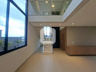 Sobrado com 3 Quartos à venda, 223m² no Granja Marileusa, Uberlândia