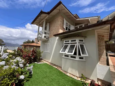 Casa com 4 Quartos à venda, 241m² no Ponta de Baixo, São José