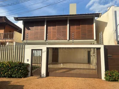 Casa com 3 Quartos à venda, 206m² no Lago Parque, Londrina
