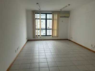 Sala Comercial à venda, 32m² no Centro, Florianópolis