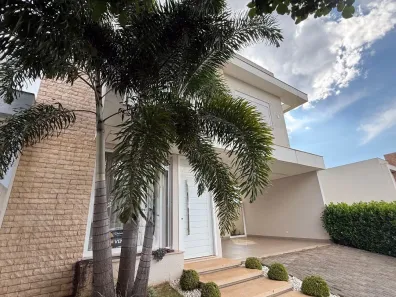 Casa de Condomínio com 3 Quartos à venda, 198m² no Parque Verde, Cascavel