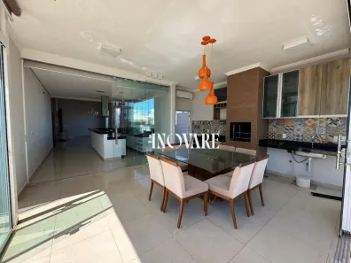 Casa de Condomínio com 3 Quartos para alugar, 160m² no Aclimação, Uberlândia