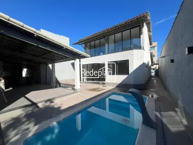 Casa com 4 Quartos à venda, 298m² no Vila Mury, Volta Redonda