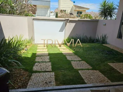 Casa de Condomínio com 3 Quartos à venda, 270m² no Aclimação, Uberlândia