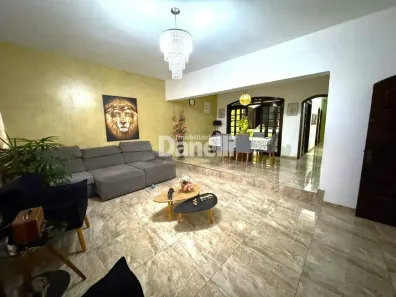 Casa com 3 Quartos à venda, 173m² no Parque das Flores, Taubaté