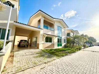 Casa com 3 Quartos à venda, 187m² no Lagoa Redonda, Fortaleza