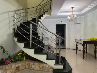 Sobrado com 4 Quartos à venda, 700m² no Vila Laís, São Paulo