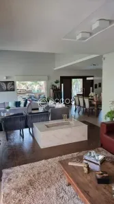 Casa de Condomínio com 4 Quartos à venda, 700m² no Tocantins, Uberlândia