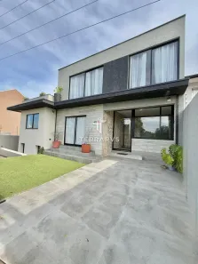 Casa com 5 Quartos à venda, 238m² no Pilarzinho, Curitiba