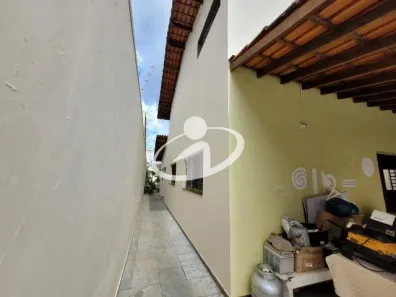 Imóvel Comercial com 3 Quartos para alugar, 10m² no Cidade Jardim, Uberlândia