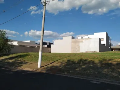 Lote/Terreno à venda, 250m² no Jardim Esmeralda, Marília