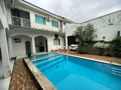Sobrado com 3 Quartos à venda, 300m² no Olaria, Porto Velho