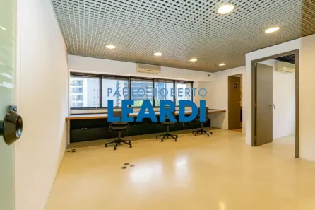 Sala Comercial à venda, 45m² no Vila Olímpia, São Paulo