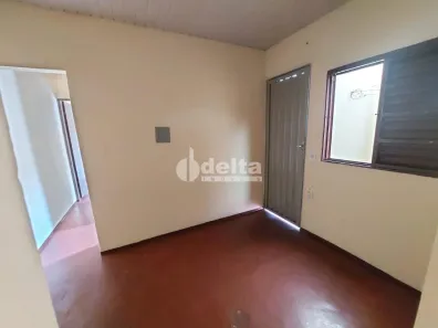 Casa com 2 Quartos à venda, 184m² no Planalto, Uberlândia