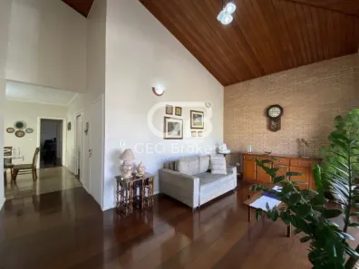Casa com 3 Quartos à venda, 255m² no Vila Zezé, Jacareí