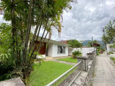 Casa com 3 Quartos à venda, 200m² no Alto, Teresópolis