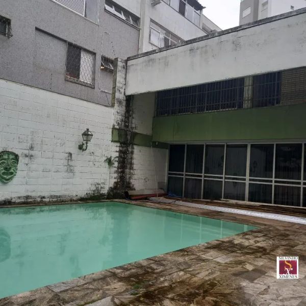 Casa com 4 quartos — Sion, Belo Horizonte