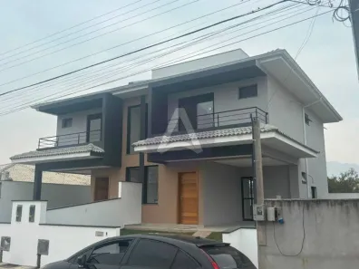 Casa com 3 Quartos à venda, 134m² no Centro, Palhoça