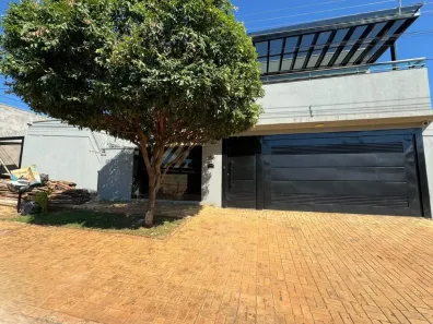 Sobrado com 3 Quartos à venda, 212m² no Centro, Bonito