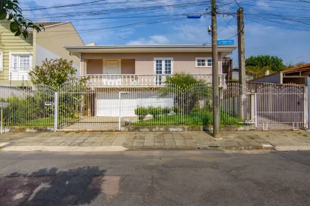 Casa com 3 Quartos à venda, 212m² no Butiatuvinha, Curitiba