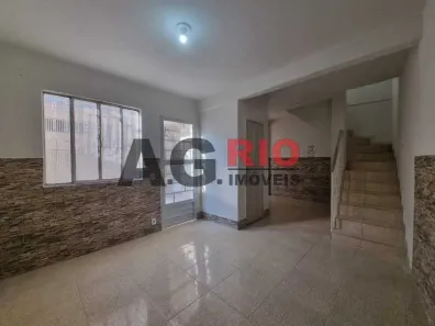 Casa de Condomínio com 2 Quartos à venda, 57m² no Oswaldo Cruz, Rio de Janeiro