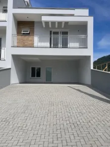 Casa com 3 Quartos para alugar, 109m² no Barra do Rio Cerro, Jaraguá do Sul