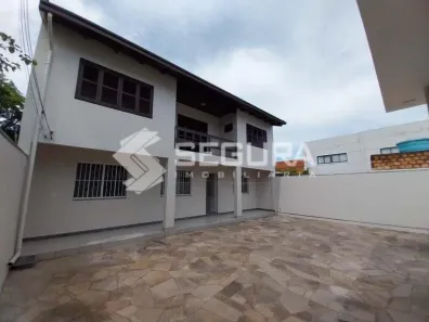 Casa com 3 Quartos para alugar, 120m² no Niterói, Canoas