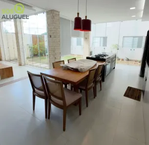 Casa de Condomínio com 2 Quartos para alugar, 240m² no Jardim Itália, Cuiabá