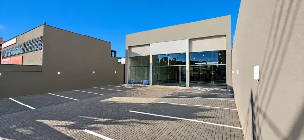 Galpão/Depósito/Armazém para alugar, 350m² no Vila Ipiranga, Londrina