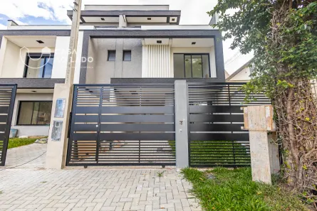 Sobrado com 3 Quartos à venda, 184m² no Bacacheri, Curitiba