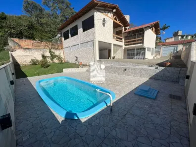Casa com 4 Quartos para alugar, 267m² no Centro, Florianópolis