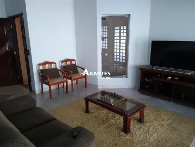 Sobrado com 4 Quartos à venda, 285m² no Vigilato Pereira, Uberlândia